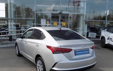 Hyundai Solaris II рестайлинг, 2022 год, 1 700 000 рублей, 5 фотография