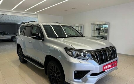 Toyota Land Cruiser Prado 150 рестайлинг 2, 2021 год, 6 900 000 рублей, 3 фотография