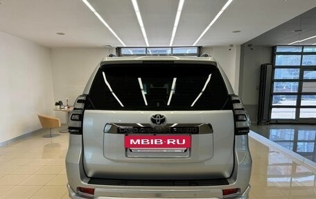 Toyota Land Cruiser Prado 150 рестайлинг 2, 2021 год, 6 900 000 рублей, 5 фотография