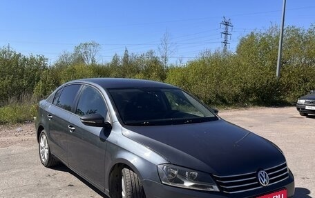 Volkswagen Passat B7, 2013 год, 900 000 рублей, 1 фотография