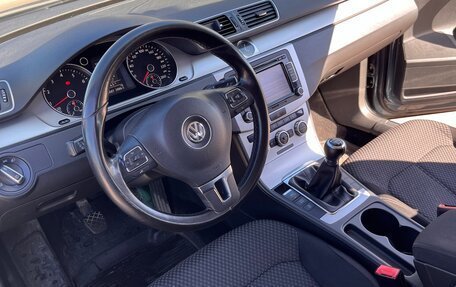 Volkswagen Passat B7, 2013 год, 900 000 рублей, 5 фотография