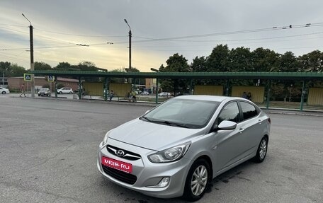 Hyundai Solaris II рестайлинг, 2011 год, 980 000 рублей, 1 фотография