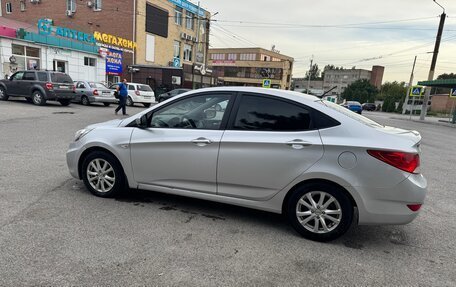 Hyundai Solaris II рестайлинг, 2011 год, 980 000 рублей, 4 фотография