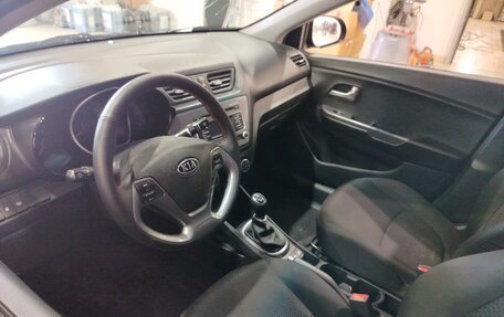 KIA Rio III рестайлинг, 2015 год, 997 000 рублей, 5 фотография