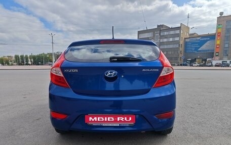 Hyundai Solaris II рестайлинг, 2011 год, 900 000 рублей, 5 фотография