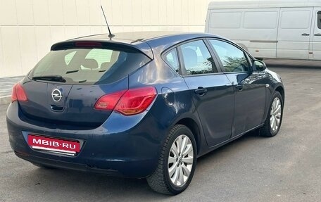 Opel Astra J, 2011 год, 520 000 рублей, 2 фотография