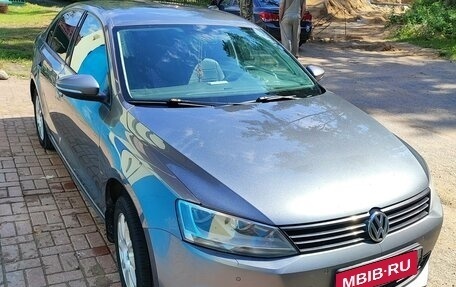 Volkswagen Jetta VI, 2012 год, 1 150 000 рублей, 2 фотография