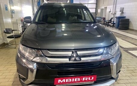 Mitsubishi Outlander III рестайлинг 3, 2018 год, 2 147 000 рублей, 2 фотография