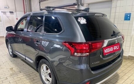 Mitsubishi Outlander III рестайлинг 3, 2018 год, 2 147 000 рублей, 6 фотография