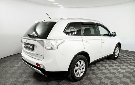 Mitsubishi Outlander III рестайлинг 3, 2014 год, 1 835 000 рублей, 5 фотография