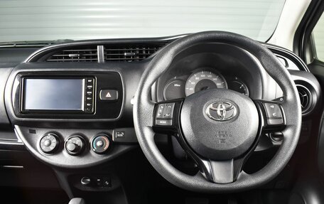 Toyota Vitz, 2019 год, 1 199 995 рублей, 7 фотография