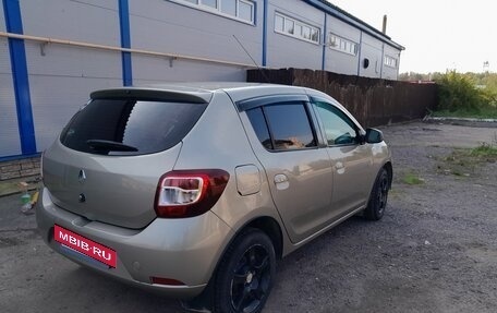 Renault Sandero II рестайлинг, 2014 год, 715 000 рублей, 3 фотография