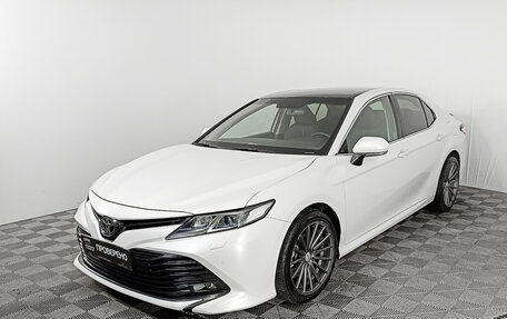 Toyota Camry, 2018 год, 3 088 000 рублей, 1 фотография