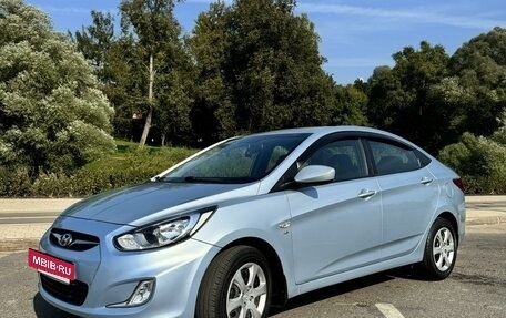 Hyundai Solaris II рестайлинг, 2013 год, 1 200 000 рублей, 2 фотография