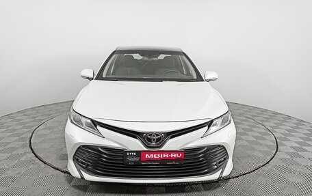 Toyota Camry, 2018 год, 3 088 000 рублей, 2 фотография