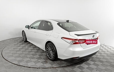 Toyota Camry, 2018 год, 3 088 000 рублей, 7 фотография