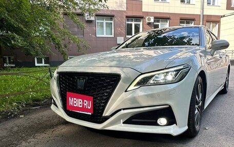 Toyota Crown, 2018 год, 3 800 000 рублей, 5 фотография