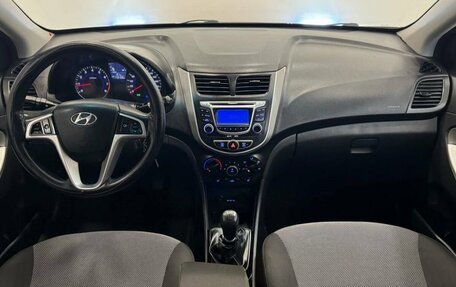 Hyundai Solaris II рестайлинг, 2012 год, 845 000 рублей, 16 фотография