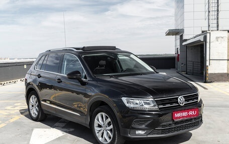 Volkswagen Tiguan II, 2018 год, 2 320 000 рублей, 3 фотография