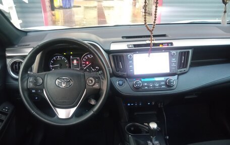 Toyota RAV4, 2019 год, 3 600 000 рублей, 6 фотография