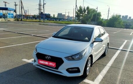 Hyundai Solaris II рестайлинг, 2017 год, 1 000 000 рублей, 1 фотография