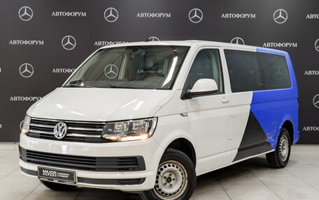 Volkswagen Caravelle T6 рестайлинг, 2019 год, 2 595 000 рублей, 1 фотография