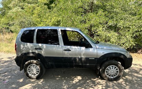 Chevrolet Niva I рестайлинг, 2012 год, 550 000 рублей, 3 фотография