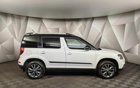 Skoda Yeti I рестайлинг, 2017 год, 1 959 700 рублей, 6 фотография