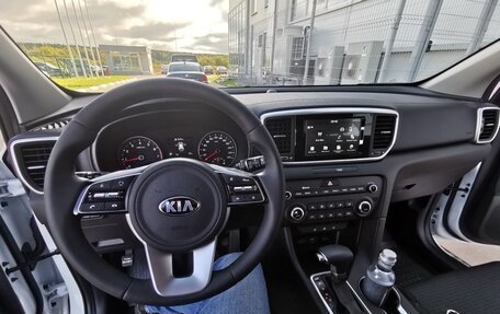 KIA Sportage IV рестайлинг, 2019 год, 2 300 000 рублей, 2 фотография