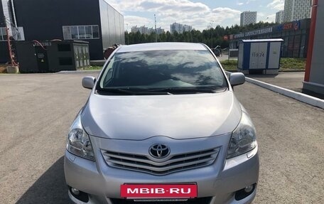 Toyota Verso I, 2012 год, 1 477 000 рублей, 5 фотография