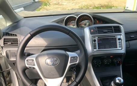 Toyota Verso I, 2012 год, 1 477 000 рублей, 23 фотография