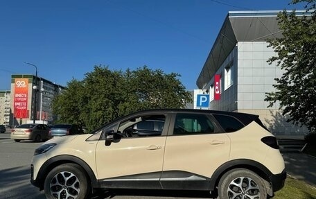 Renault Kaptur I рестайлинг, 2017 год, 1 800 000 рублей, 2 фотография