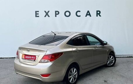 Hyundai Solaris II рестайлинг, 2011 год, 880 000 рублей, 5 фотография