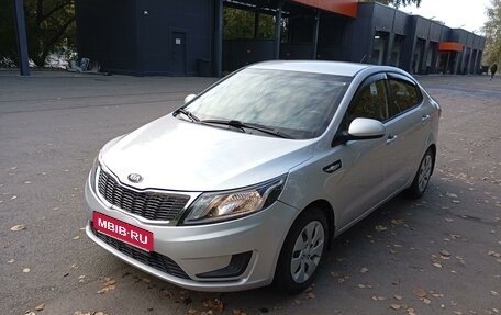 KIA Rio III рестайлинг, 2013 год, 725 000 рублей, 1 фотография