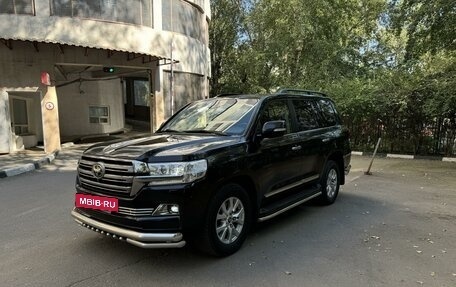 Toyota Land Cruiser 200, 2015 год, 8 800 000 рублей, 2 фотография