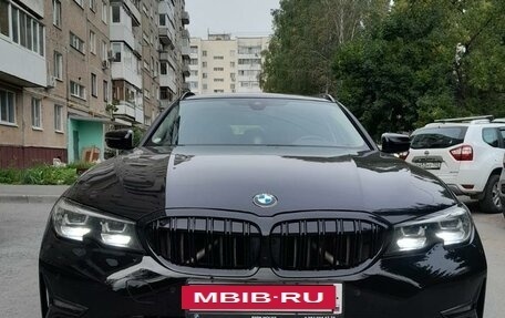 BMW 3 серия, 2019 год, 3 500 000 рублей, 3 фотография