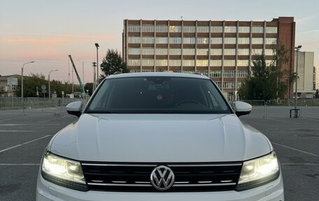 Volkswagen Tiguan II, 2020 год, 2 600 000 рублей, 2 фотография