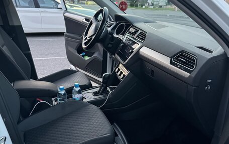 Volkswagen Tiguan II, 2020 год, 2 600 000 рублей, 11 фотография