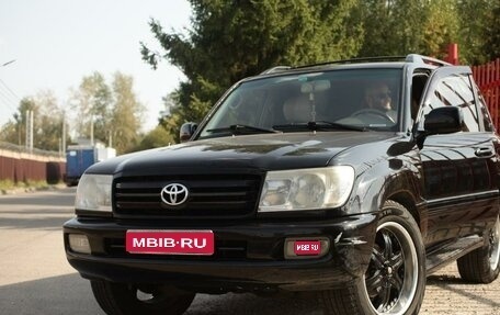 Toyota Land Cruiser 100 рестайлинг 2, 2003 год, 2 990 000 рублей, 1 фотография