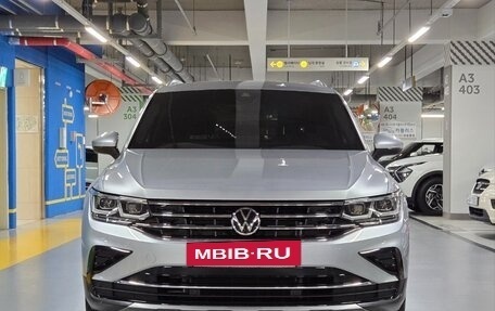 Volkswagen Tiguan II, 2022 год, 10 585 836 рублей, 3 фотография