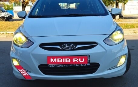 Hyundai Solaris II рестайлинг, 2014 год, 920 000 рублей, 2 фотография