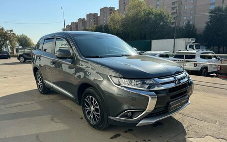 Mitsubishi Outlander III рестайлинг 3, 2017 год, 2 150 000 рублей, 3 фотография