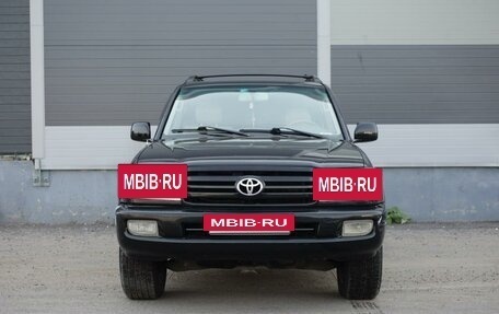 Toyota Land Cruiser 100 рестайлинг 2, 2003 год, 2 990 000 рублей, 24 фотография