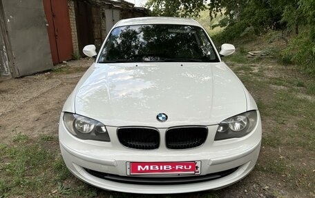 BMW 1 серия, 2011 год, 920 000 рублей, 2 фотография