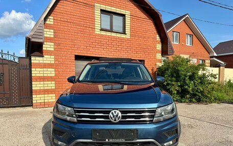 Volkswagen Tiguan II, 2017 год, 2 350 000 рублей, 2 фотография