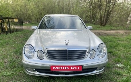 Mercedes-Benz E-Класс, 2004 год, 700 000 рублей, 2 фотография