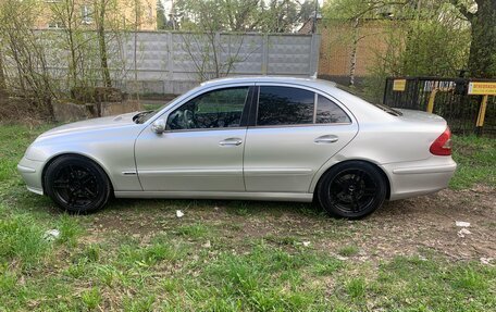 Mercedes-Benz E-Класс, 2004 год, 700 000 рублей, 10 фотография