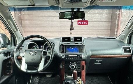 Toyota Land Cruiser Prado 150 рестайлинг 2, 2013 год, 4 000 000 рублей, 7 фотография