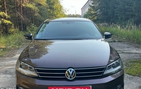 Volkswagen Jetta VI, 2017 год, 1 650 000 рублей, 2 фотография