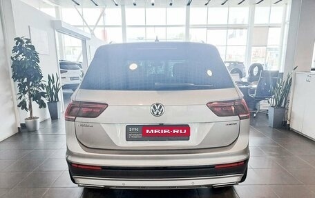 Volkswagen Tiguan II, 2019 год, 2 495 000 рублей, 6 фотография